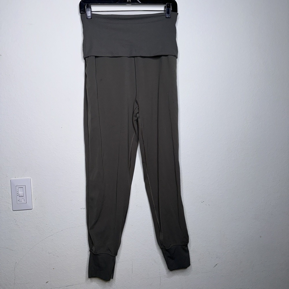 Lululemon Align Rib Waist Jogger Size 9 Olive Green Dance Yoga Gym